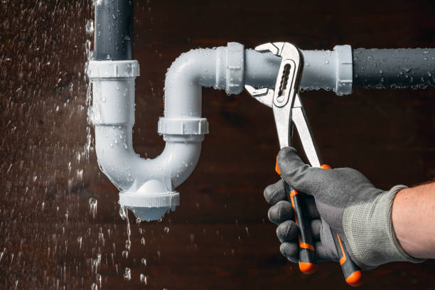 Professional Drain Cleaning technician working in Emington, IL